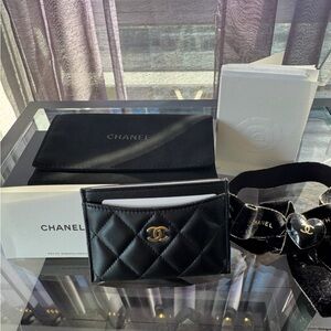 CHANEL Quilted Black Card Holder with Gold Logo